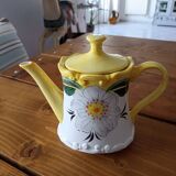 Teapot porcelain white daisies