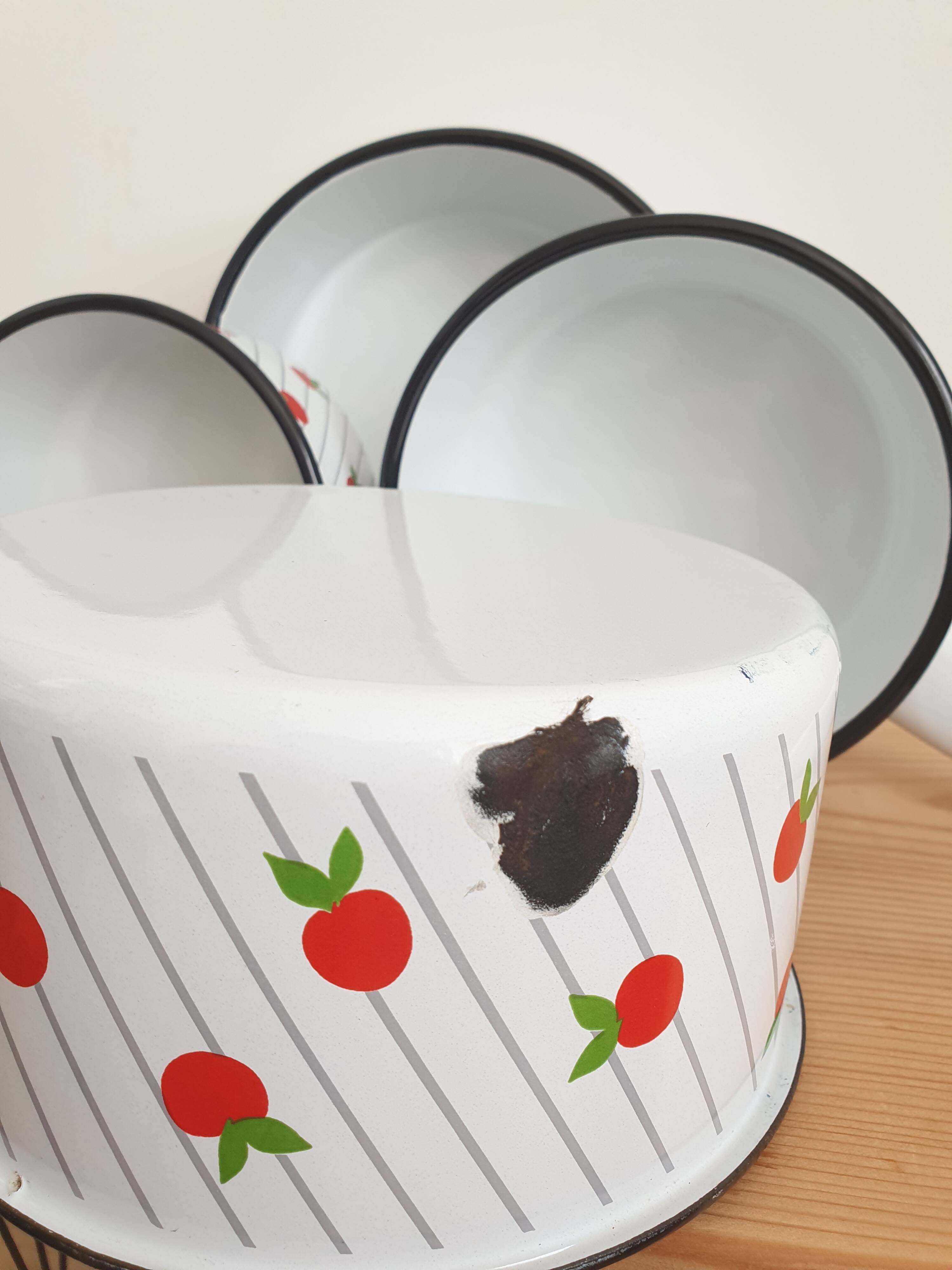 Series of 4 vintage enamelled casserolles