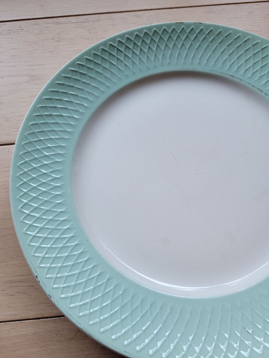 Flat plate mint