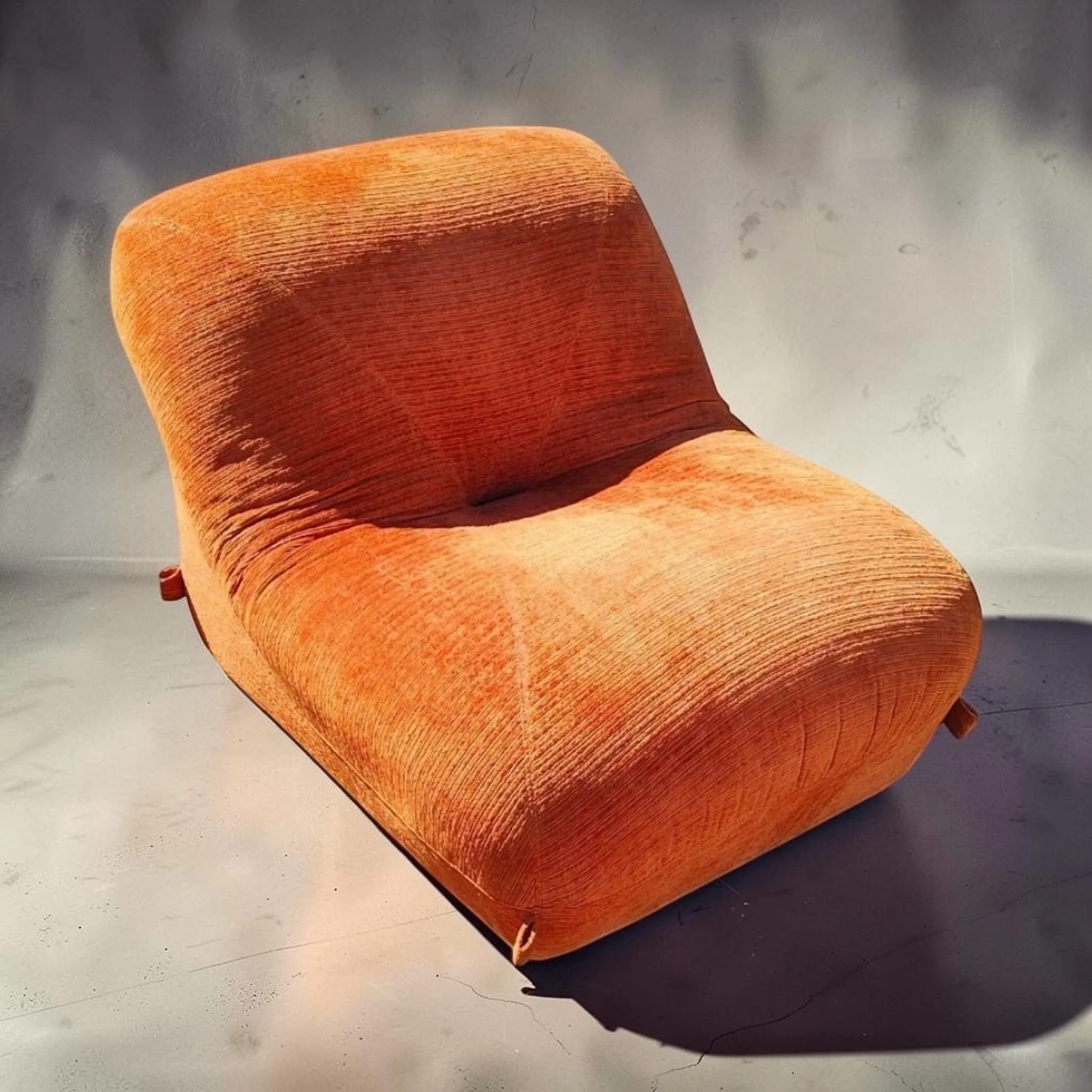 Pair of patate armchairs by airborne, 1970s - rust orange corduroy