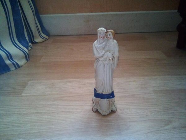 Vierge à l'enfant en porcelaine 19ème siècle