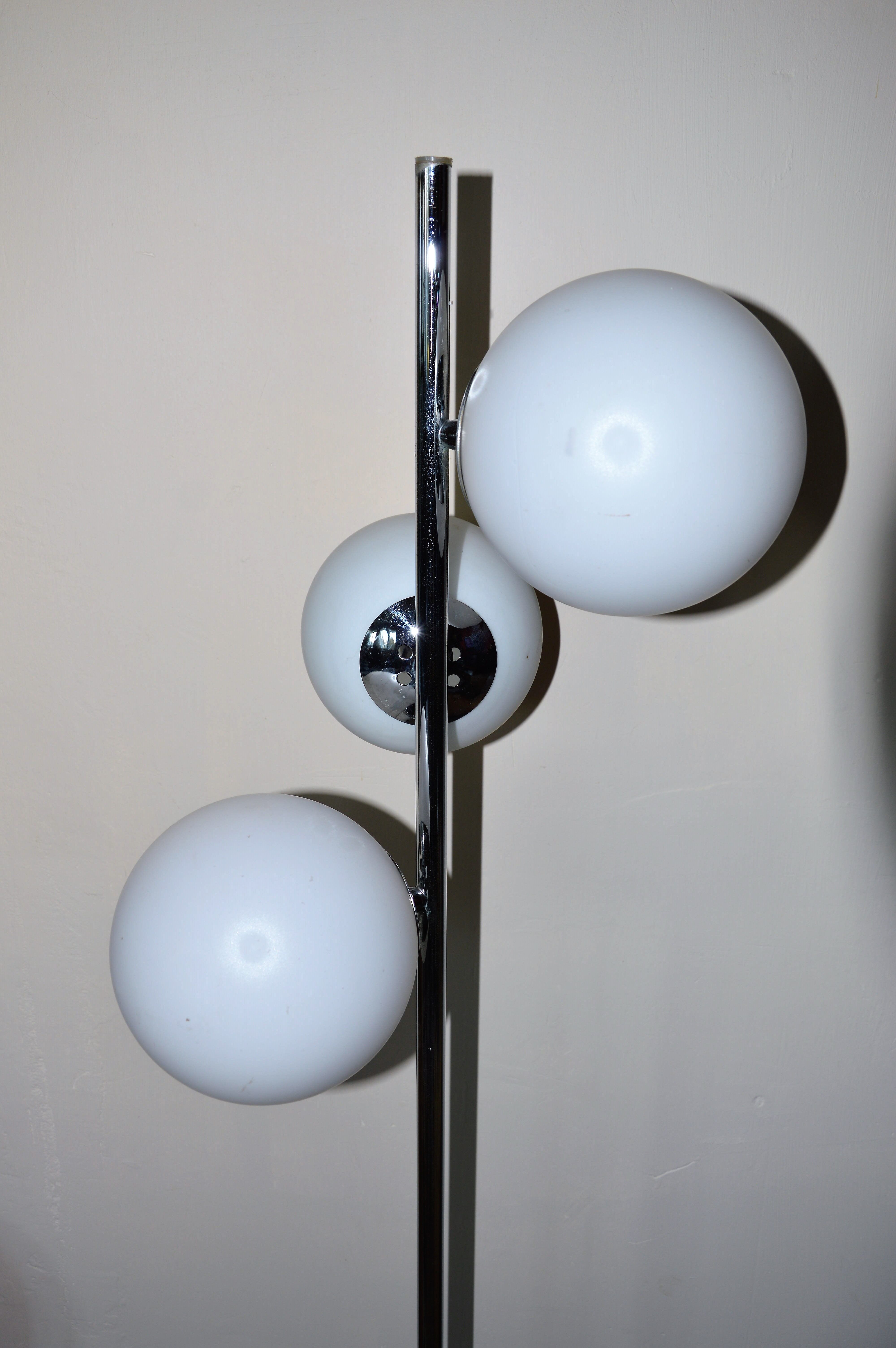 Lampadaire vintage chrome et verre
