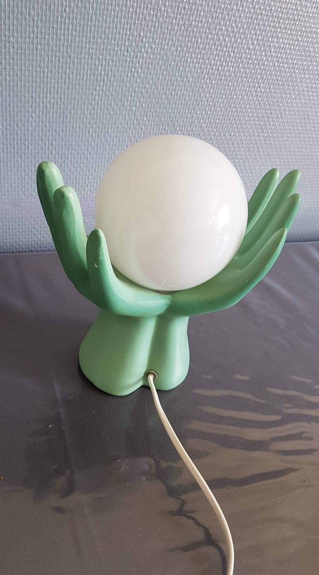 Vintage hands lamp globe opaline and green ceramic