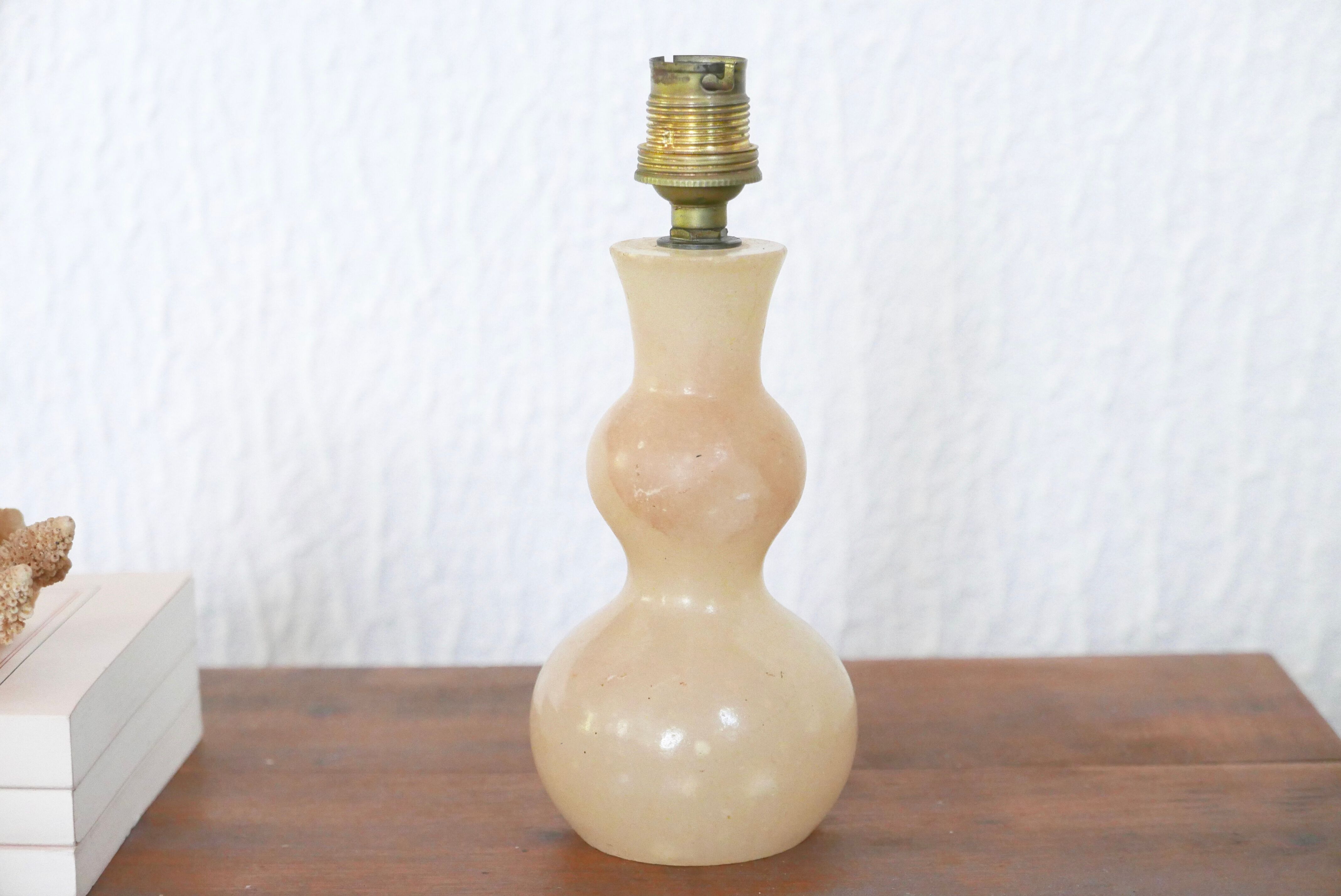 Alabaster lamp, raffia lampshade, 60s