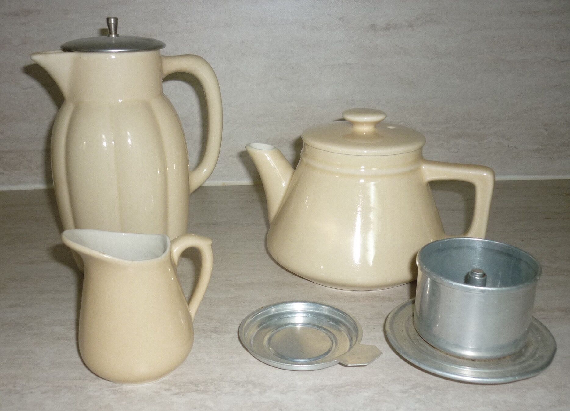 Coffee maker, teapot