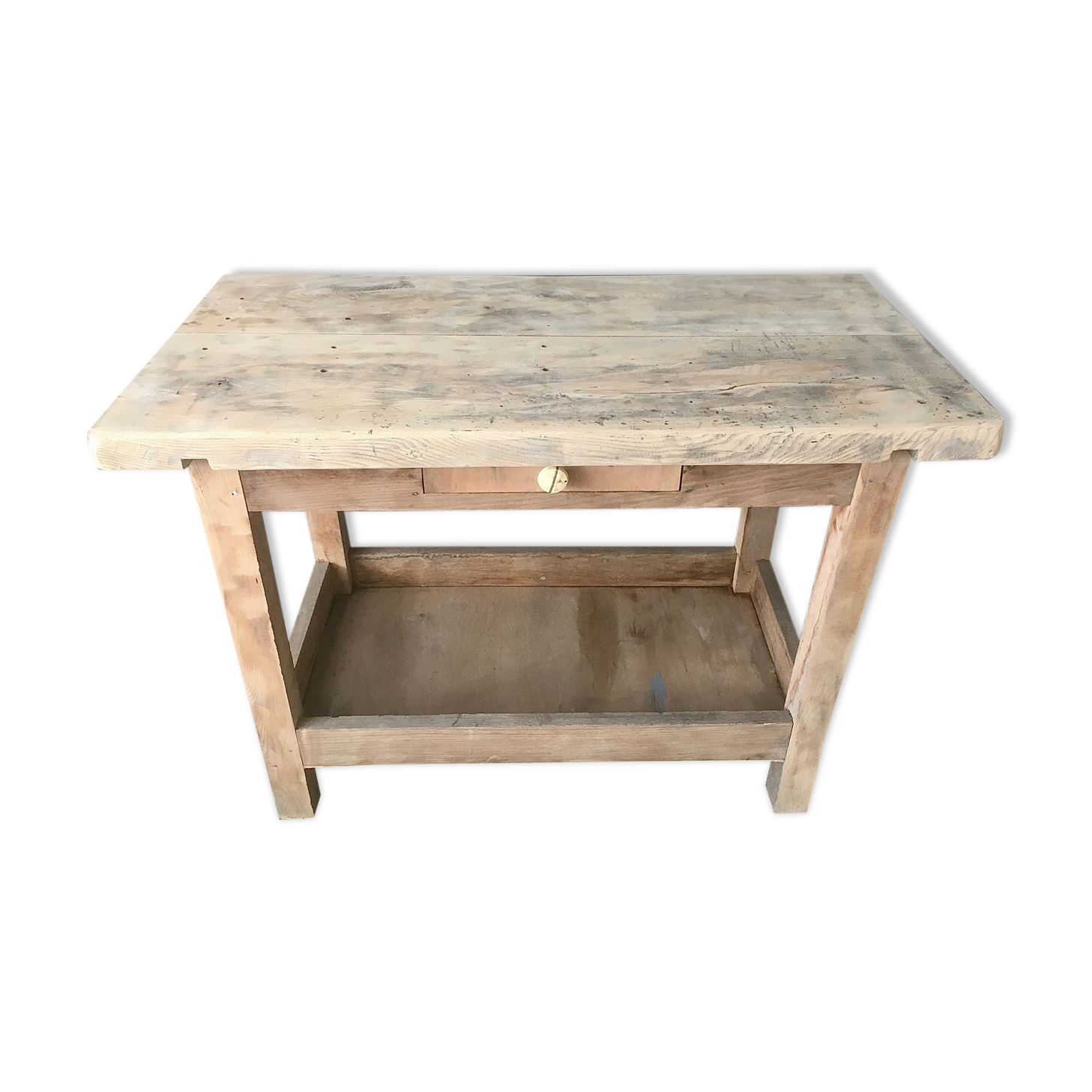 Workbench made of light wood