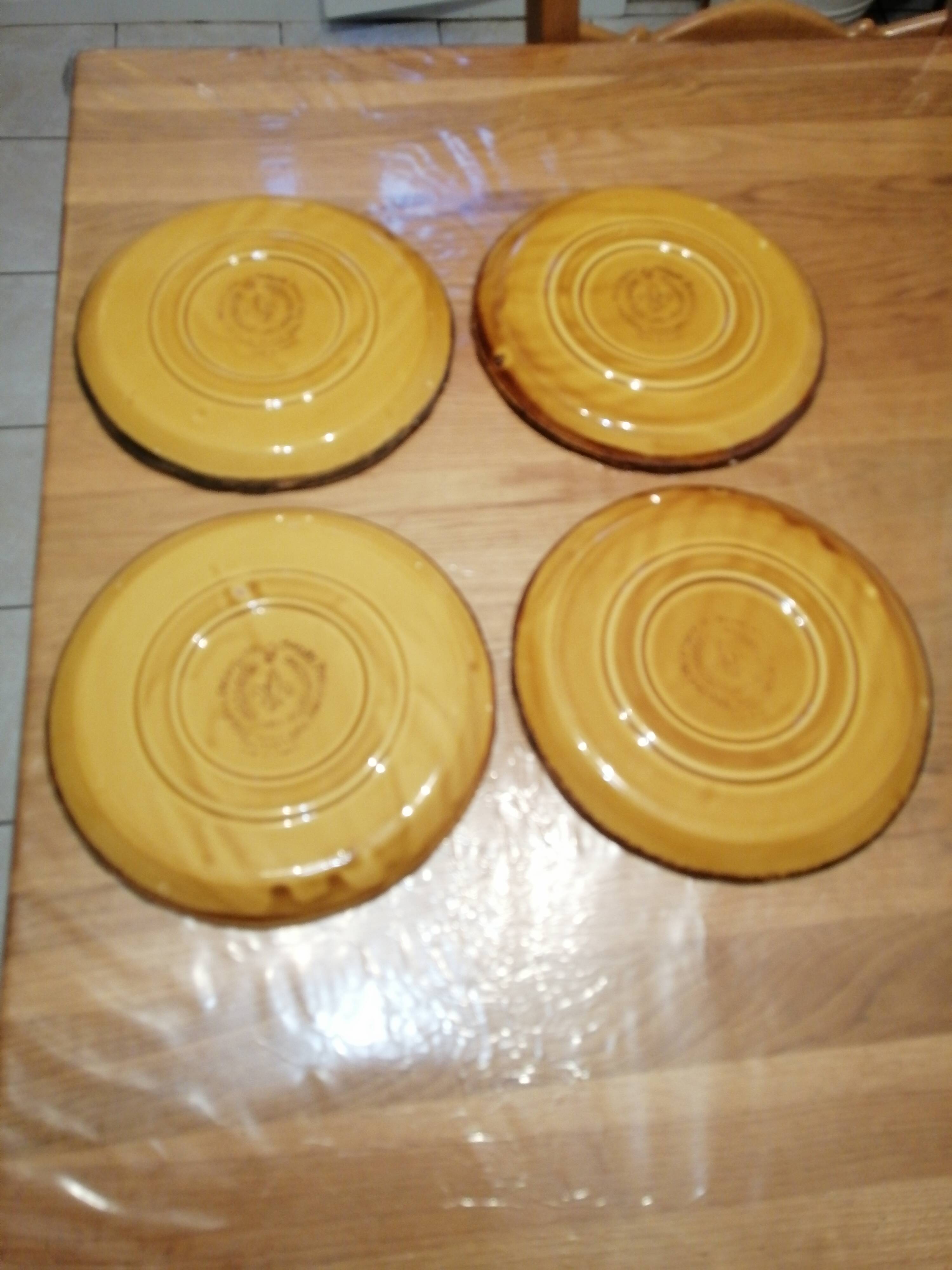 Lot of 8 ceramic plates