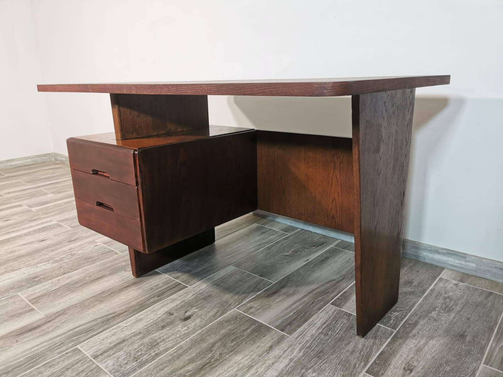 Bureau vintage de Bohumil Landsman