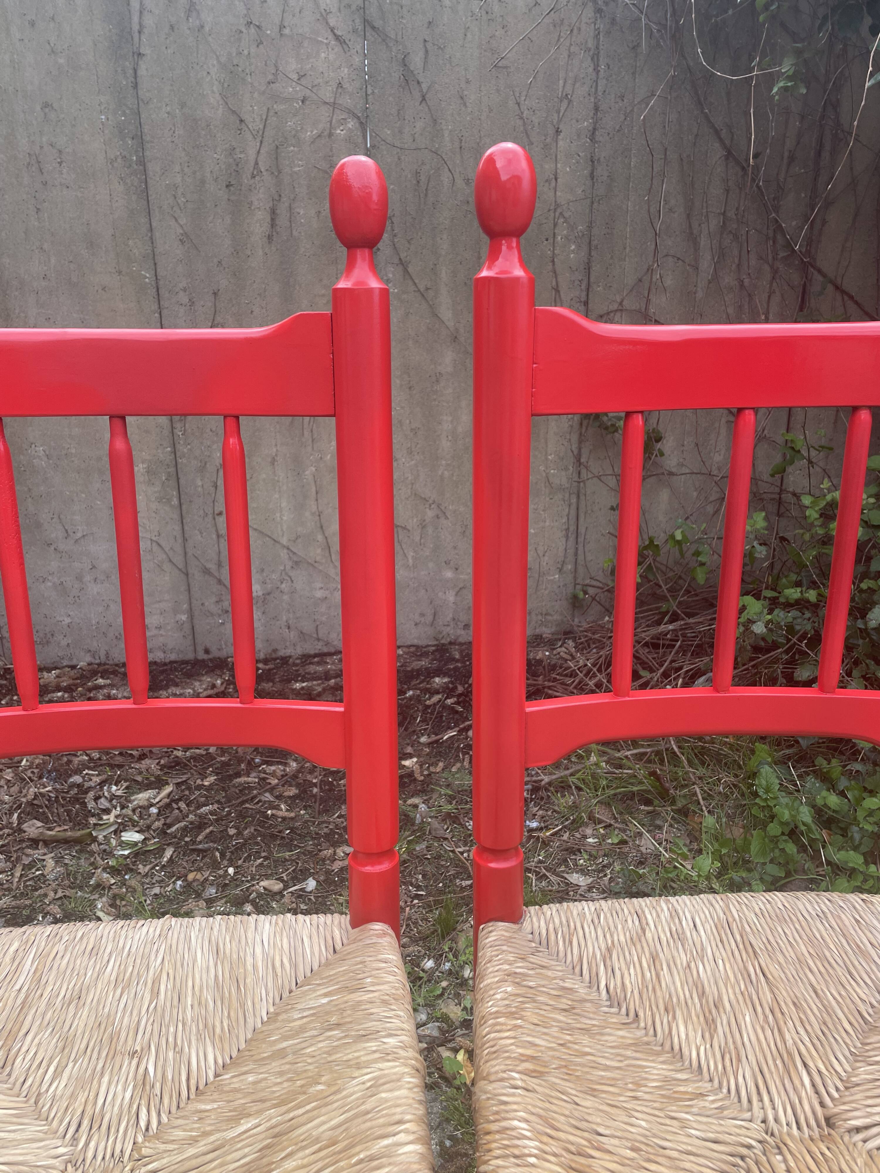 Set de chaises de campagne vintage en bois laqué rouge