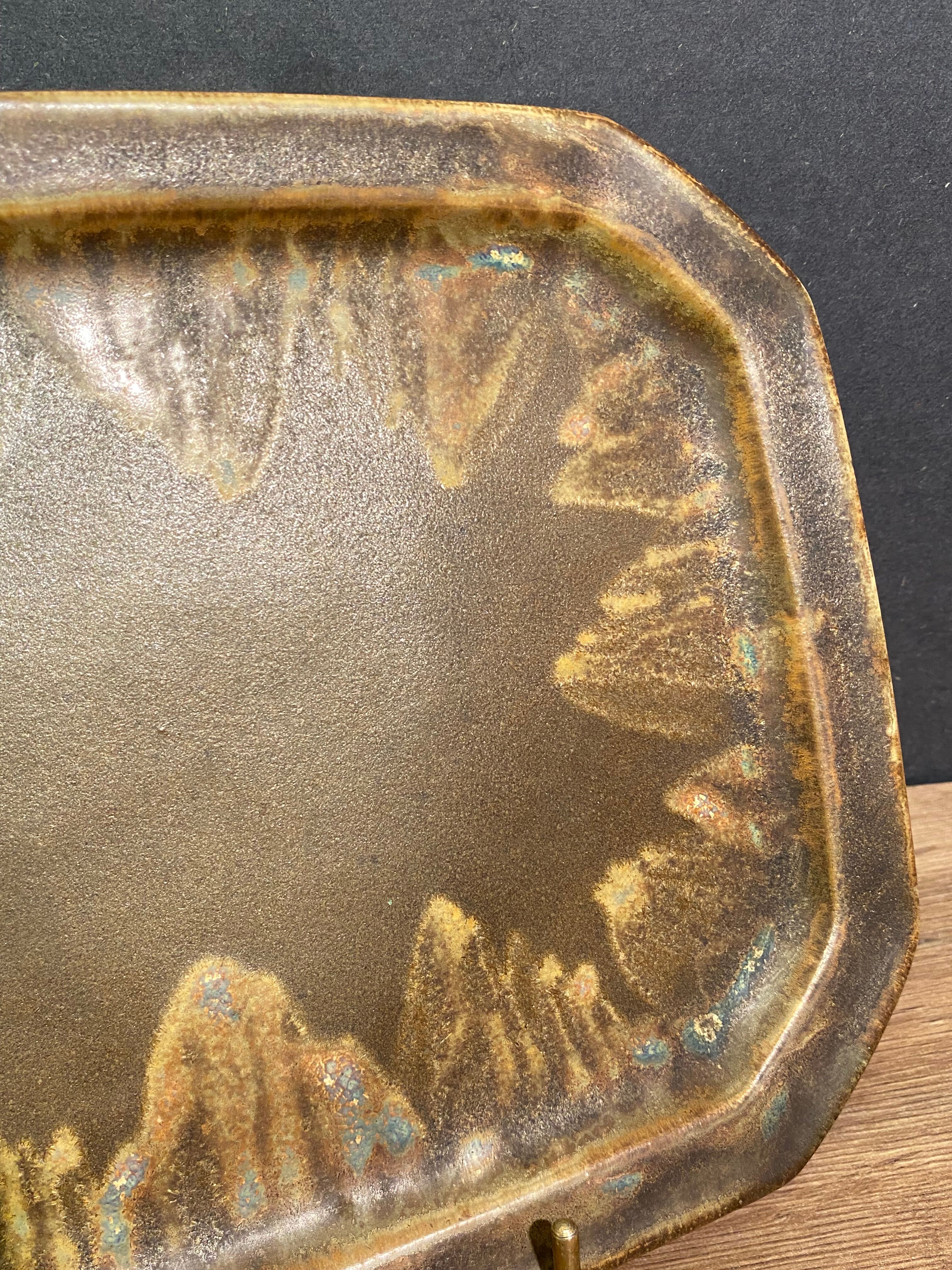 Plateau rectangulaire en céramique Art Déco signé Denbac