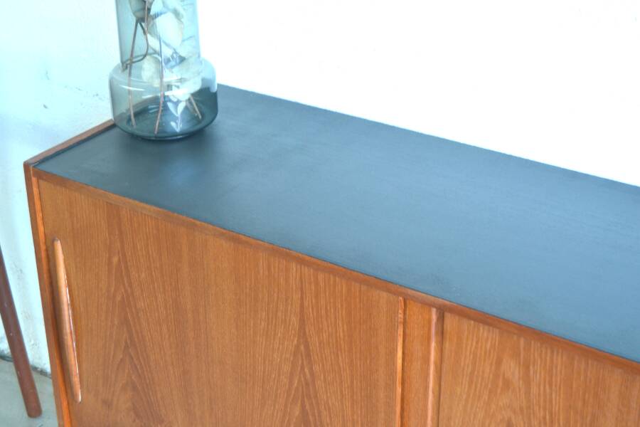 Danish sideboard – sliding doors * 181 cm