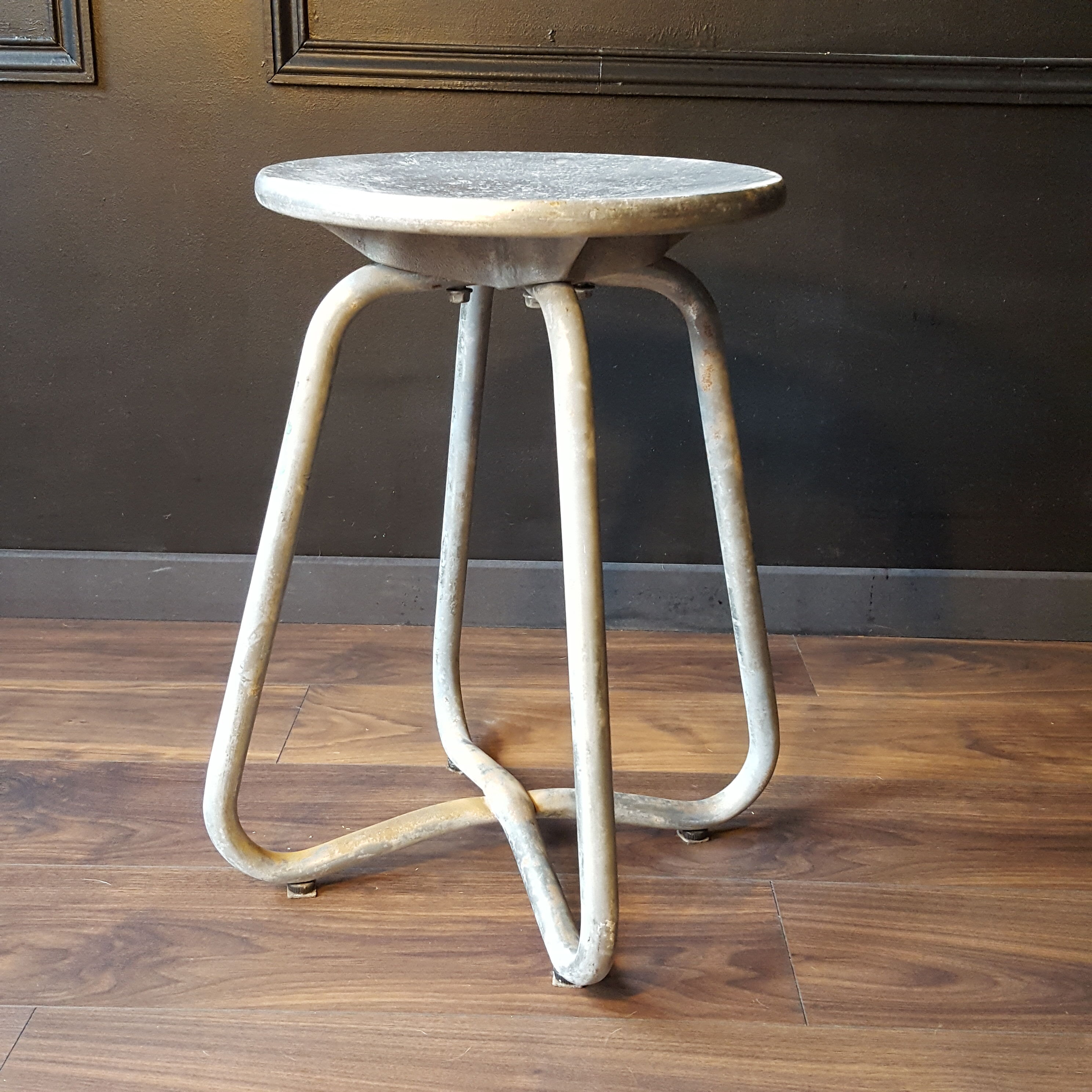 80's stool