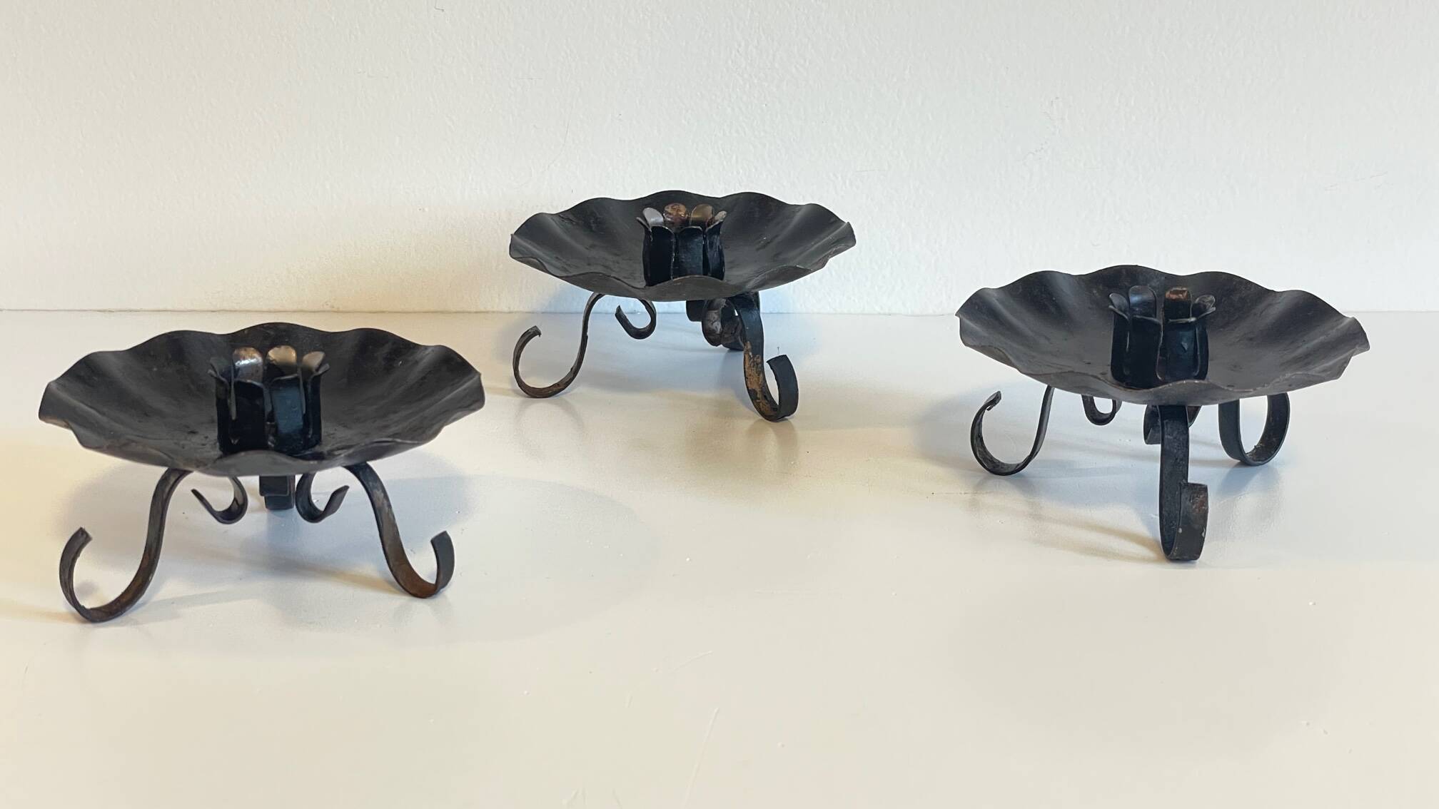 3 bougeoirs en fer noir vintage