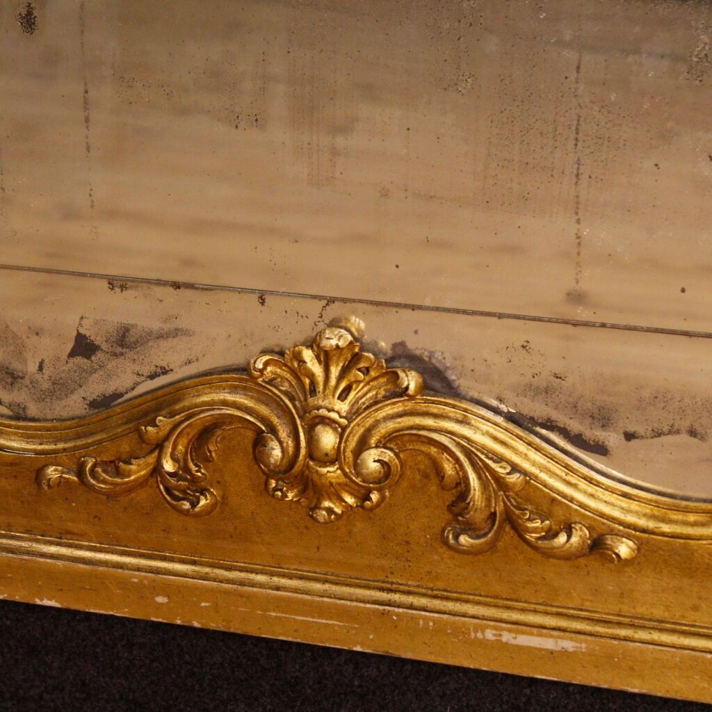 Italian gilded mirror made of wood and plaster 119x117cm