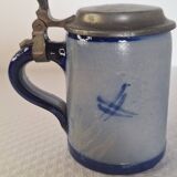 Beer mug with pure pewter lid