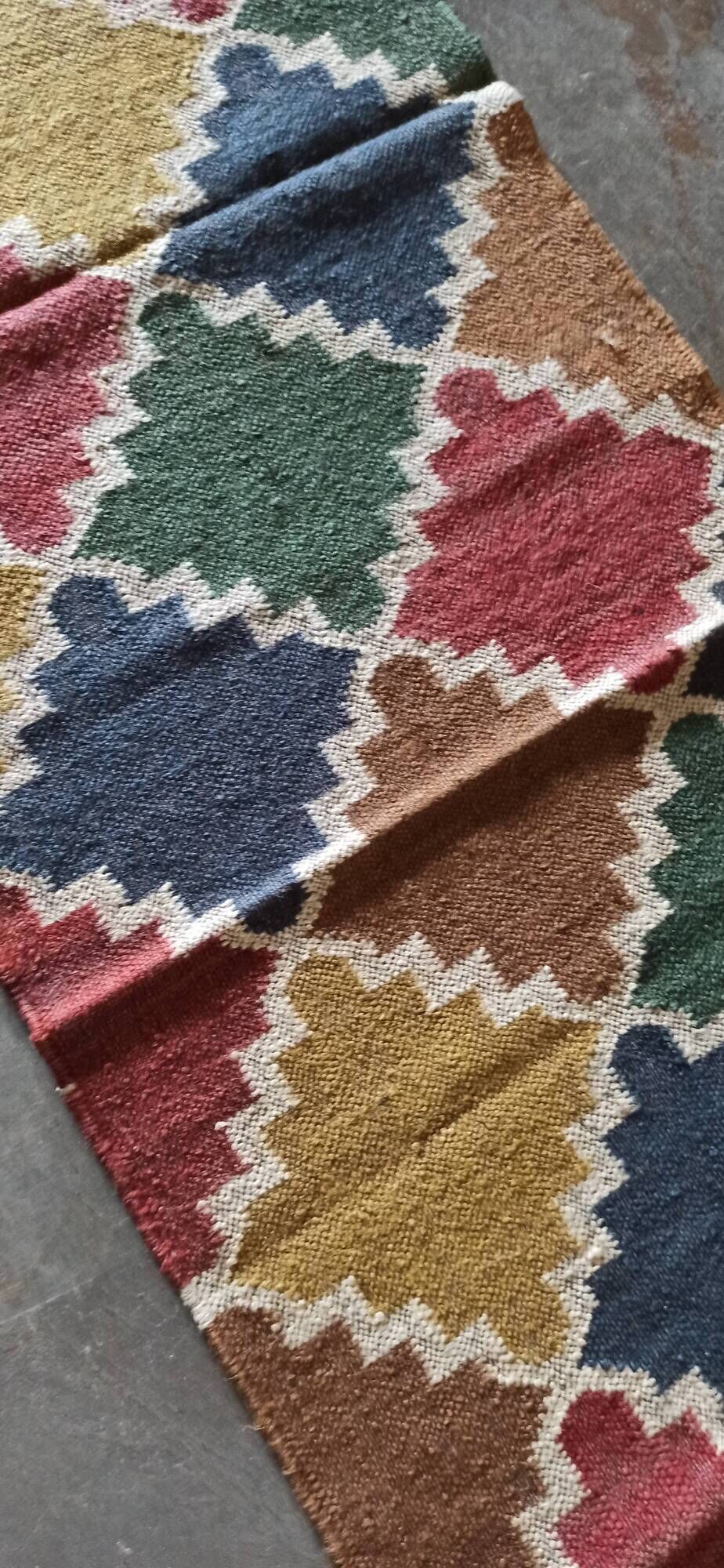 Kilim carpet in burlap and cotton. 60cm x 190cm