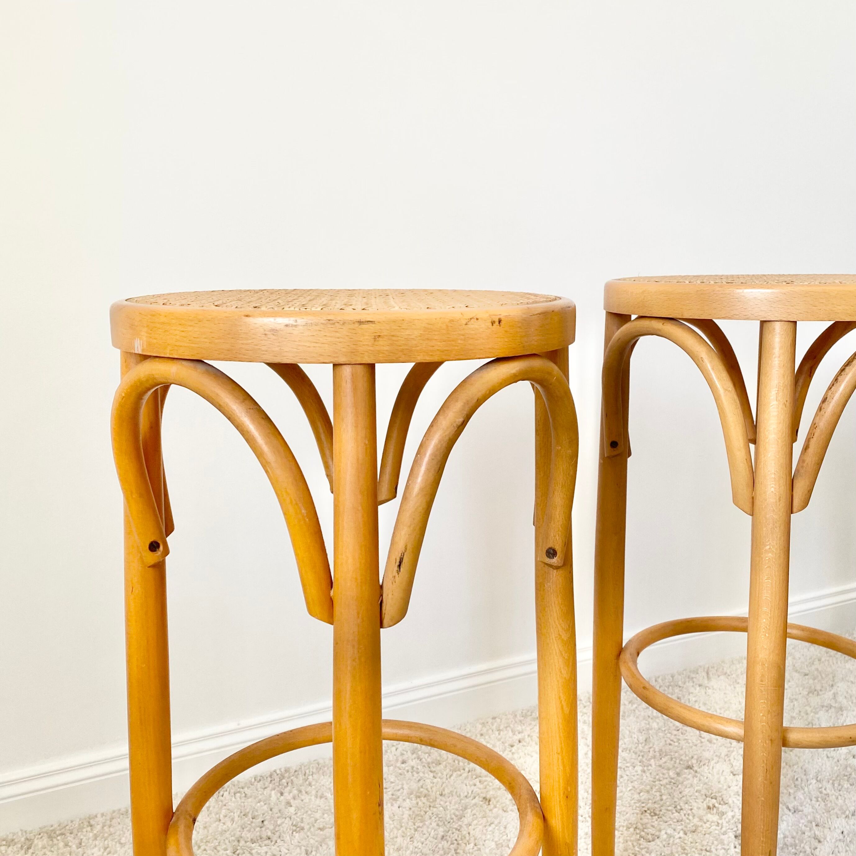 Tabouret de bar haut en rotin vintage