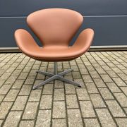 Fritz Hansen Swan chair by Arne Jacobsen in Cognac leather, NEW condition!!