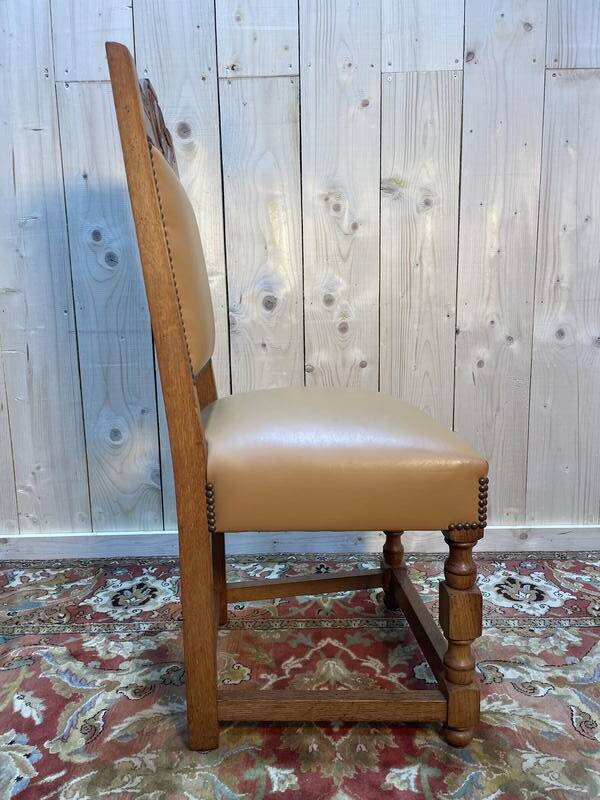 Suite de 8 chaises style Louis XIII - Haute époque en cuir