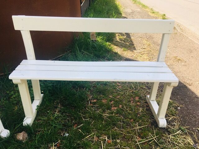Bancs de jardin d'un école années '50 en hêtre et chaîne dossier haute