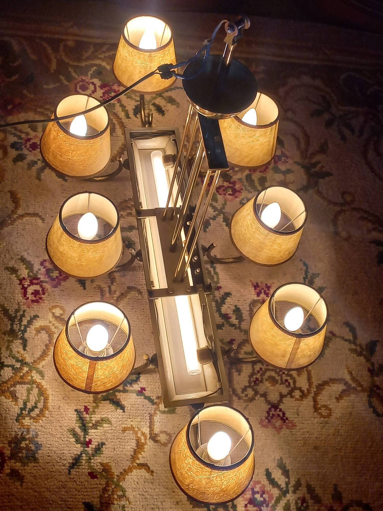 Vintage chandelier in gilded brass, chromed metal and plexiglass from the 1950s