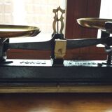 Old scale, 5 kg force