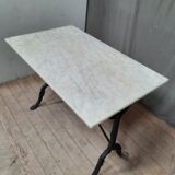 Bistro table in white marble