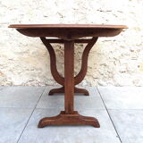 Folding round table winemaker