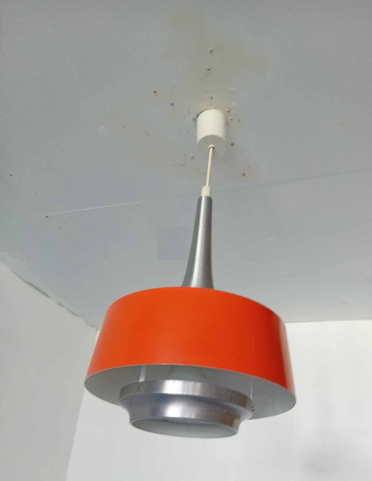 Suspension70's louis kalff pour philips éditeur