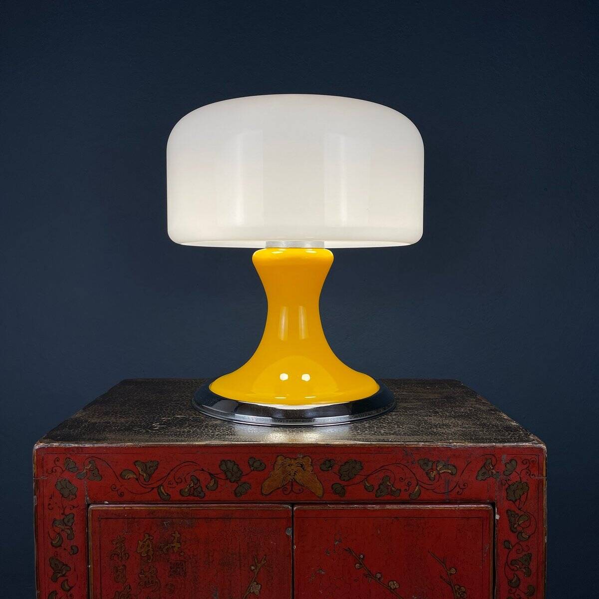 Mid-century Italian yellow table lamp from the 1970s.