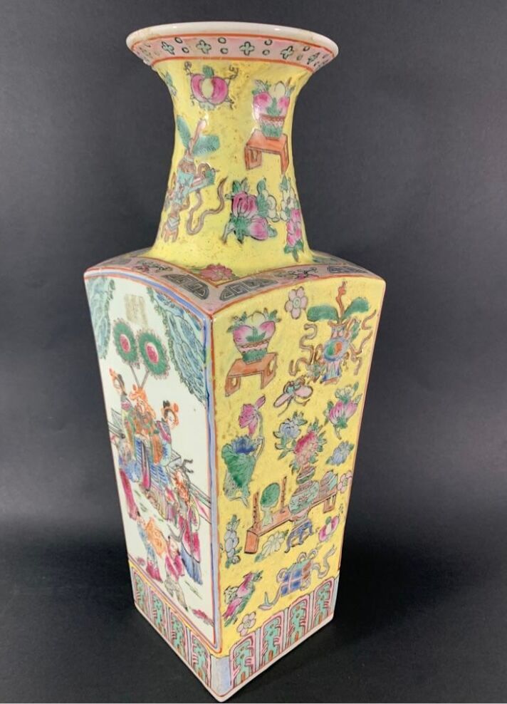 Chinese vase, Canton porcelain, Circa 1850