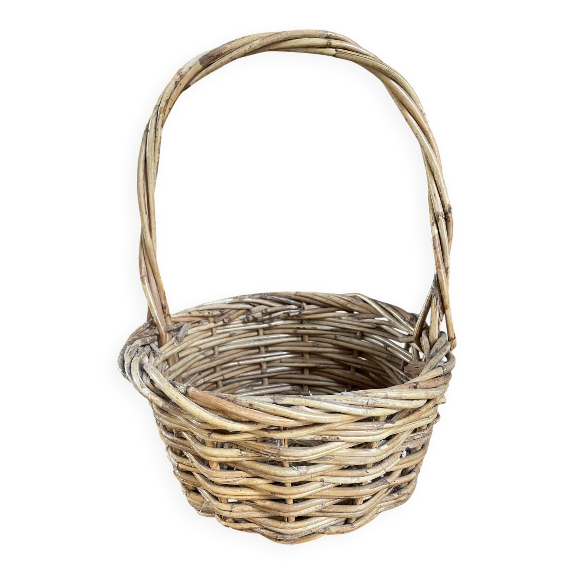 Small woven wicker basket