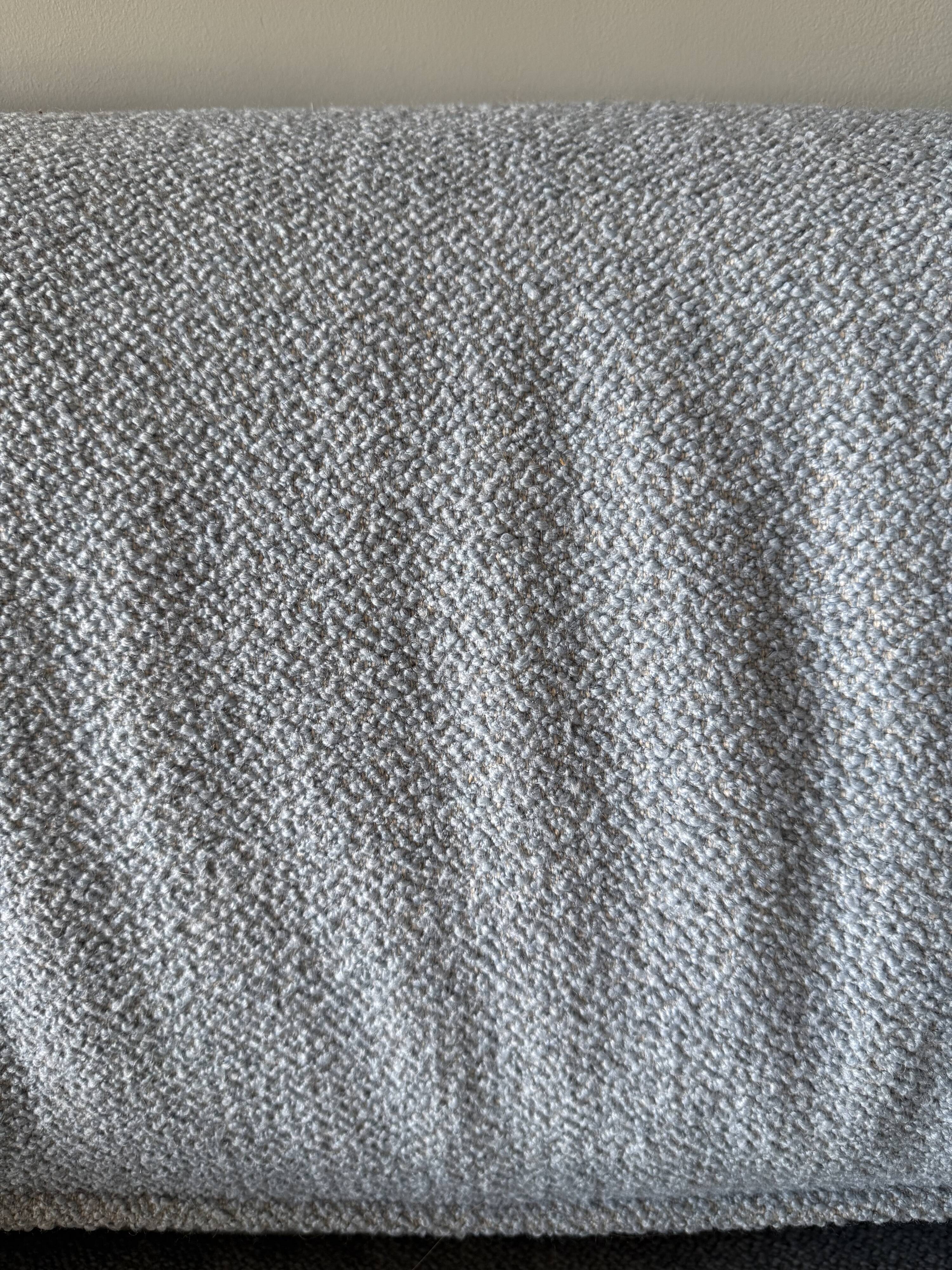 Sublime Maralunga sofa, perfect Cassina. Colour Cielo, boucle fabric.