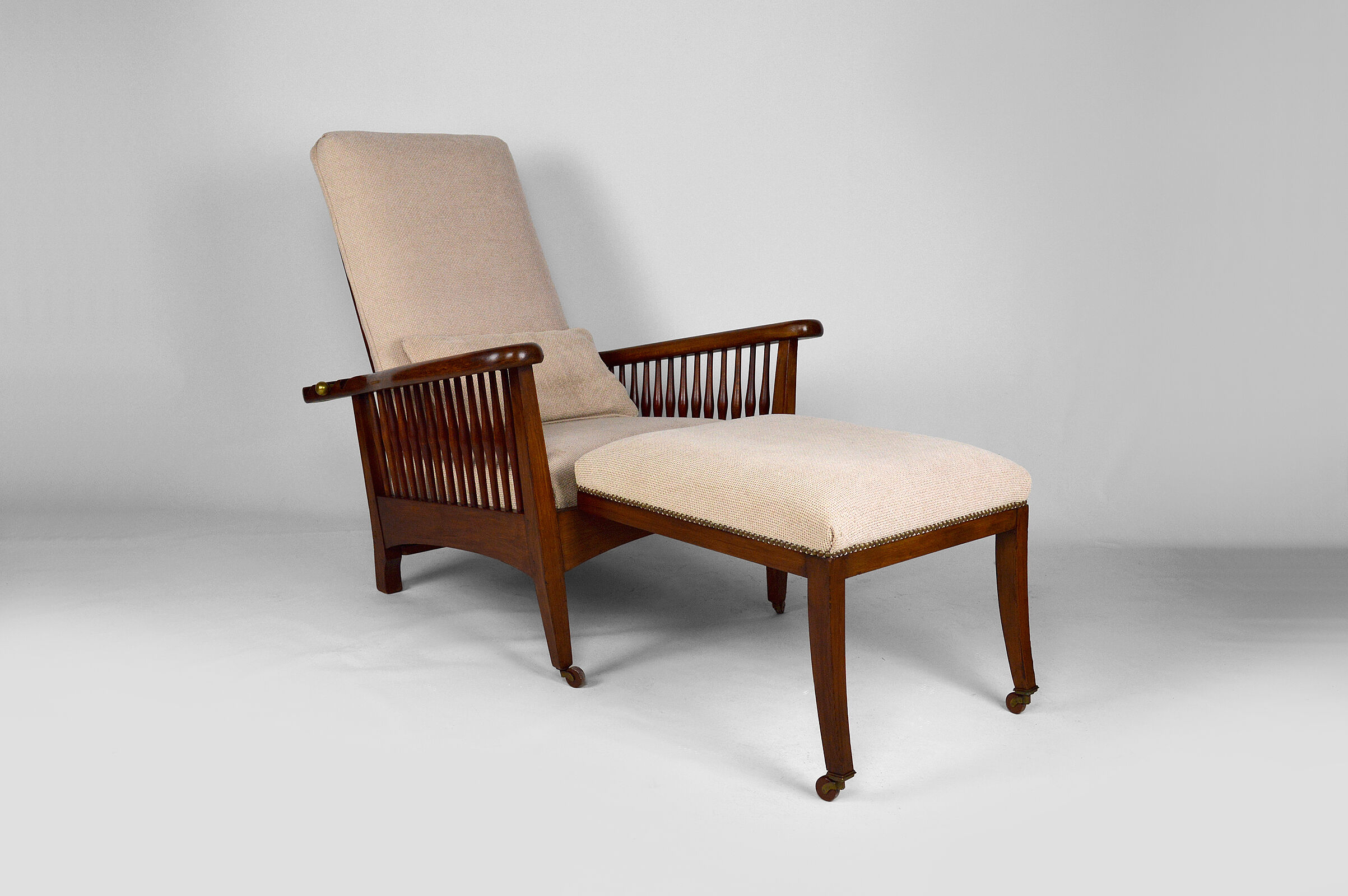 Morris Arts & Crafts armchair, United Kingdom, circa 1900