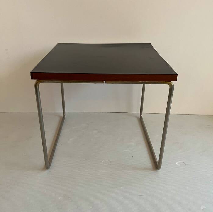 Flying table, metal and black, by Pierre Guariche for Steiner