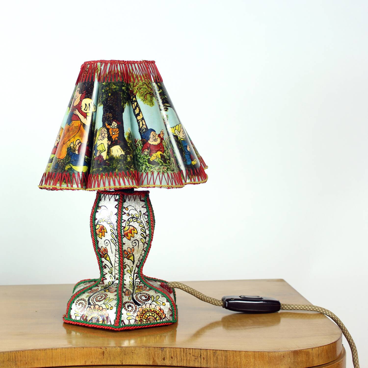 Rare Mid Century Snow White And Seven Dwarfs Children’s Table Lamp, 1950s