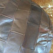 Pouf en cuir patchwork