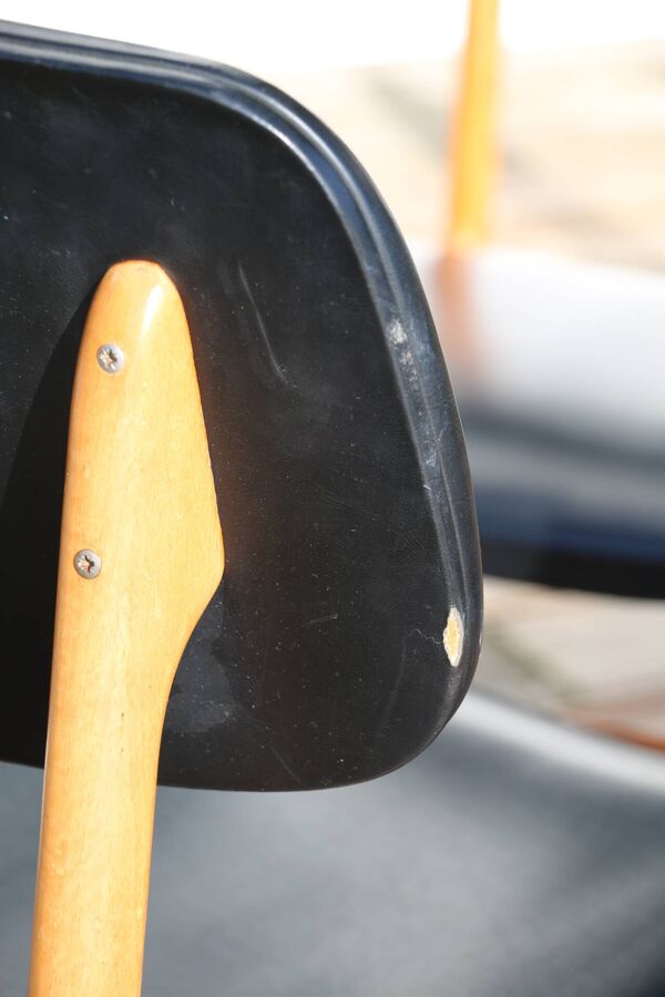 6 chaises Stella skaï noir hêtre clair