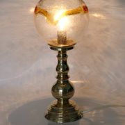 Table lamp in solid brass with a vintage 1970s glass globe.