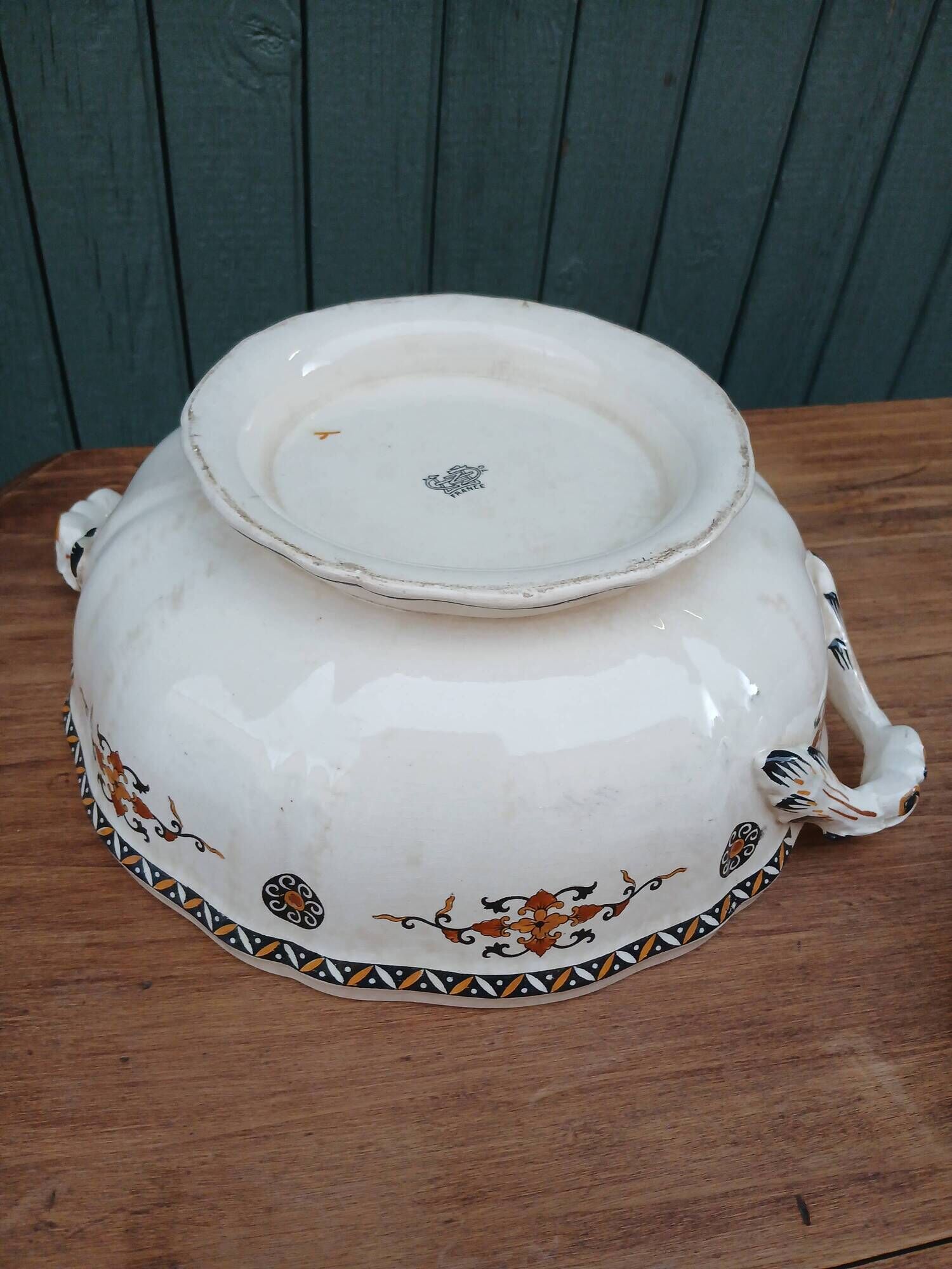Grande soupière ancienne Gien 