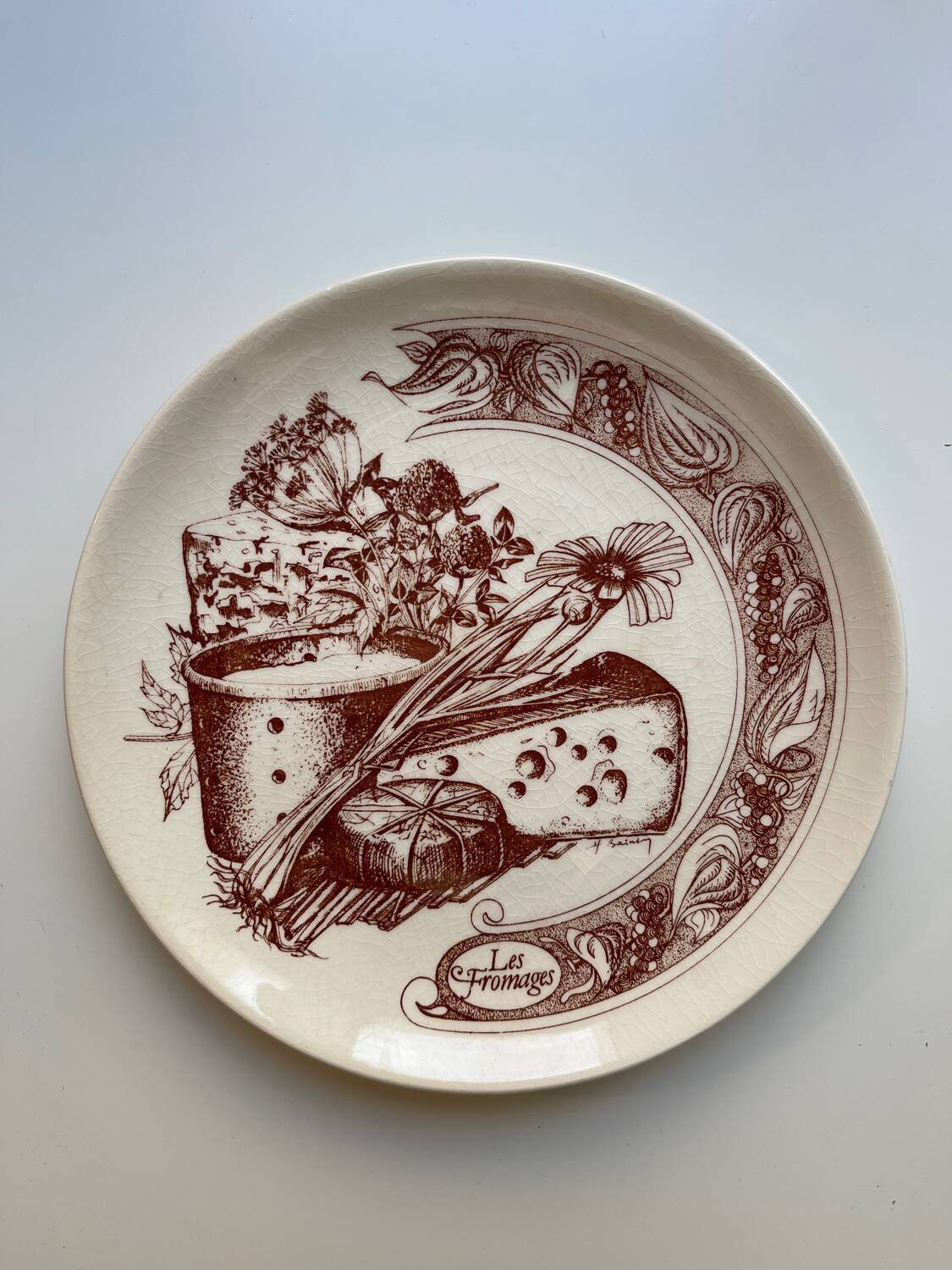 Vintage Cheese Plate Gien - Model "Les Fromages" - Craquelé Earthenware