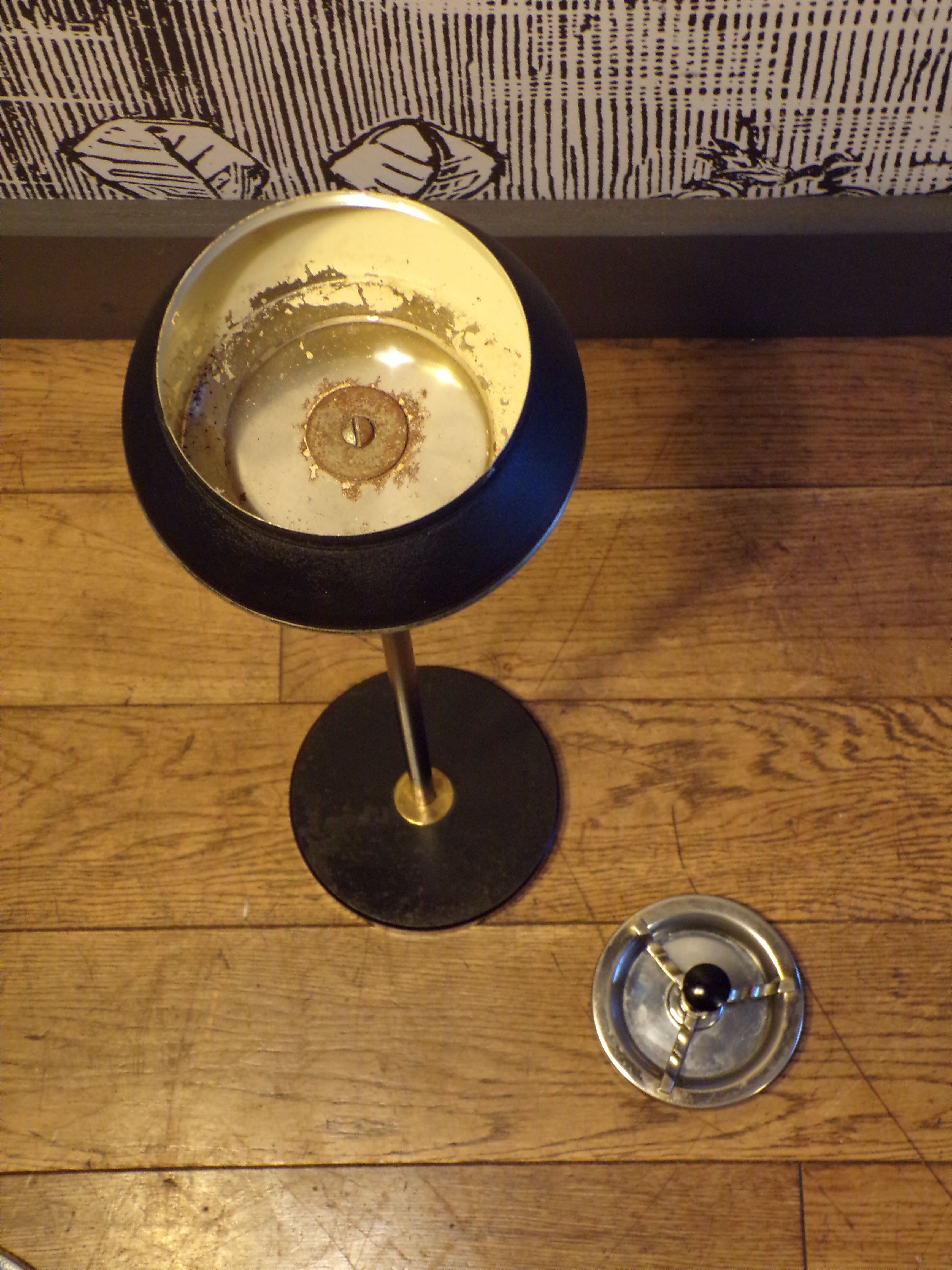 Vintage Push-up Ashtray