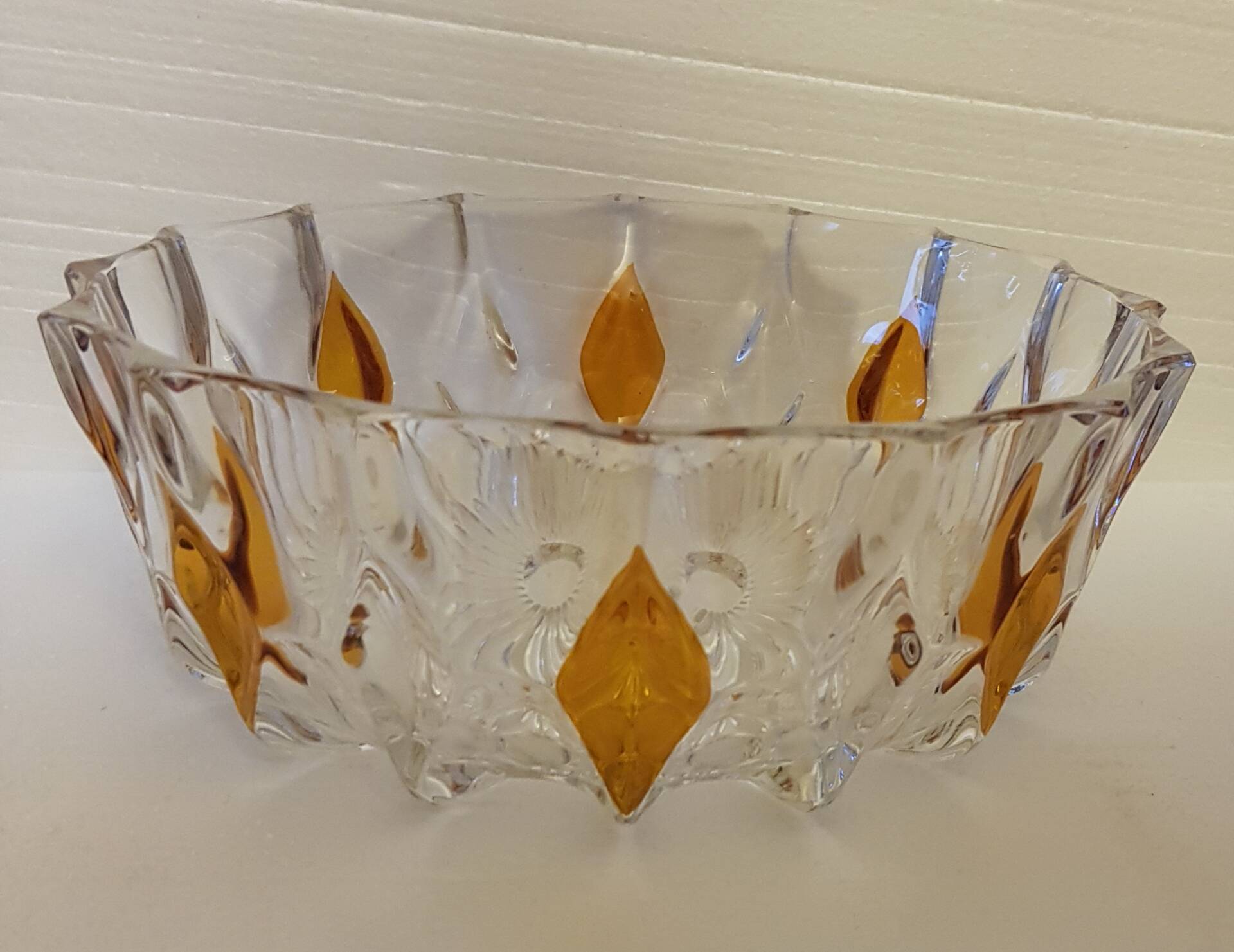 Lot  de 2 saladiers en cristal