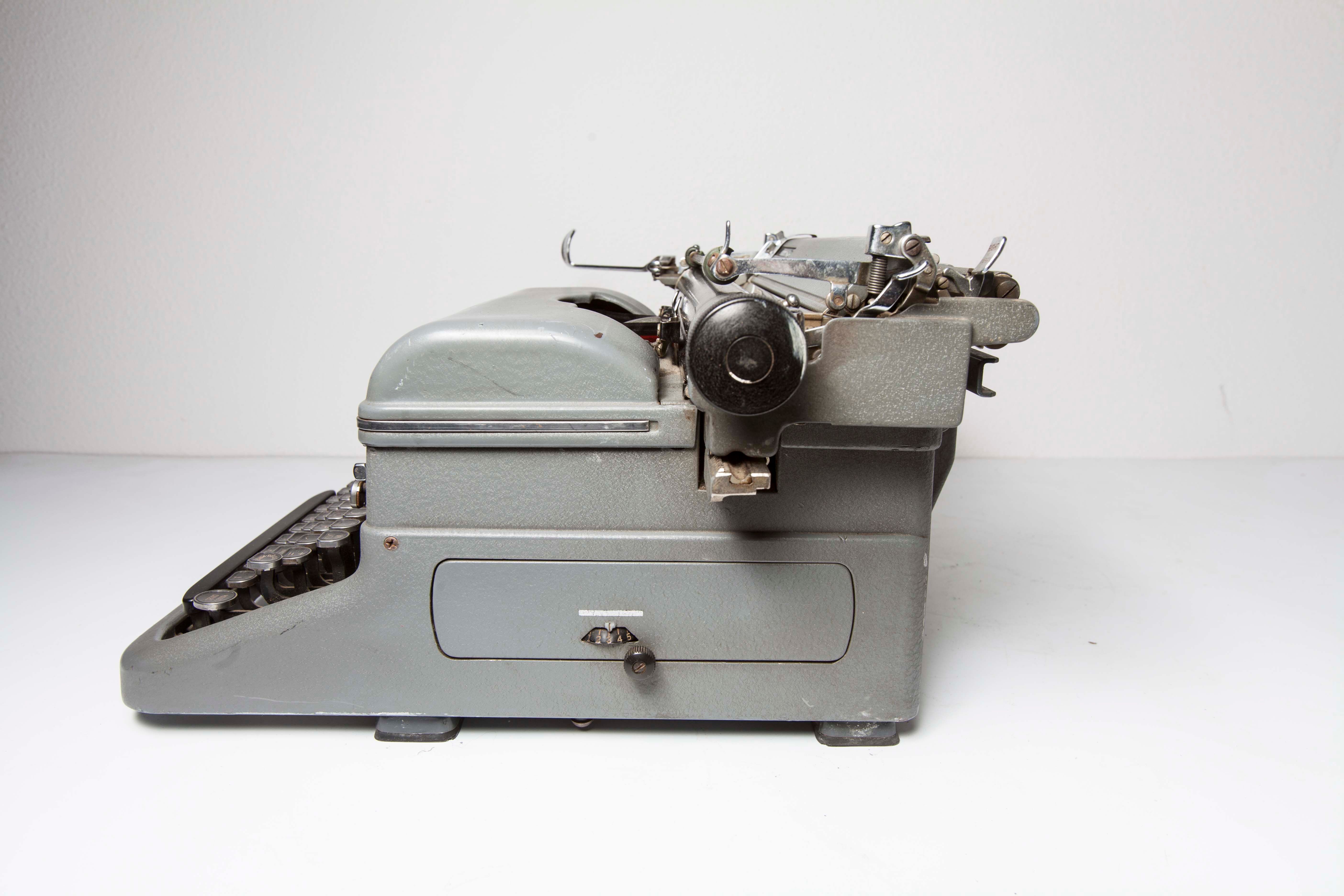 Royal Typewriter 1950 USA