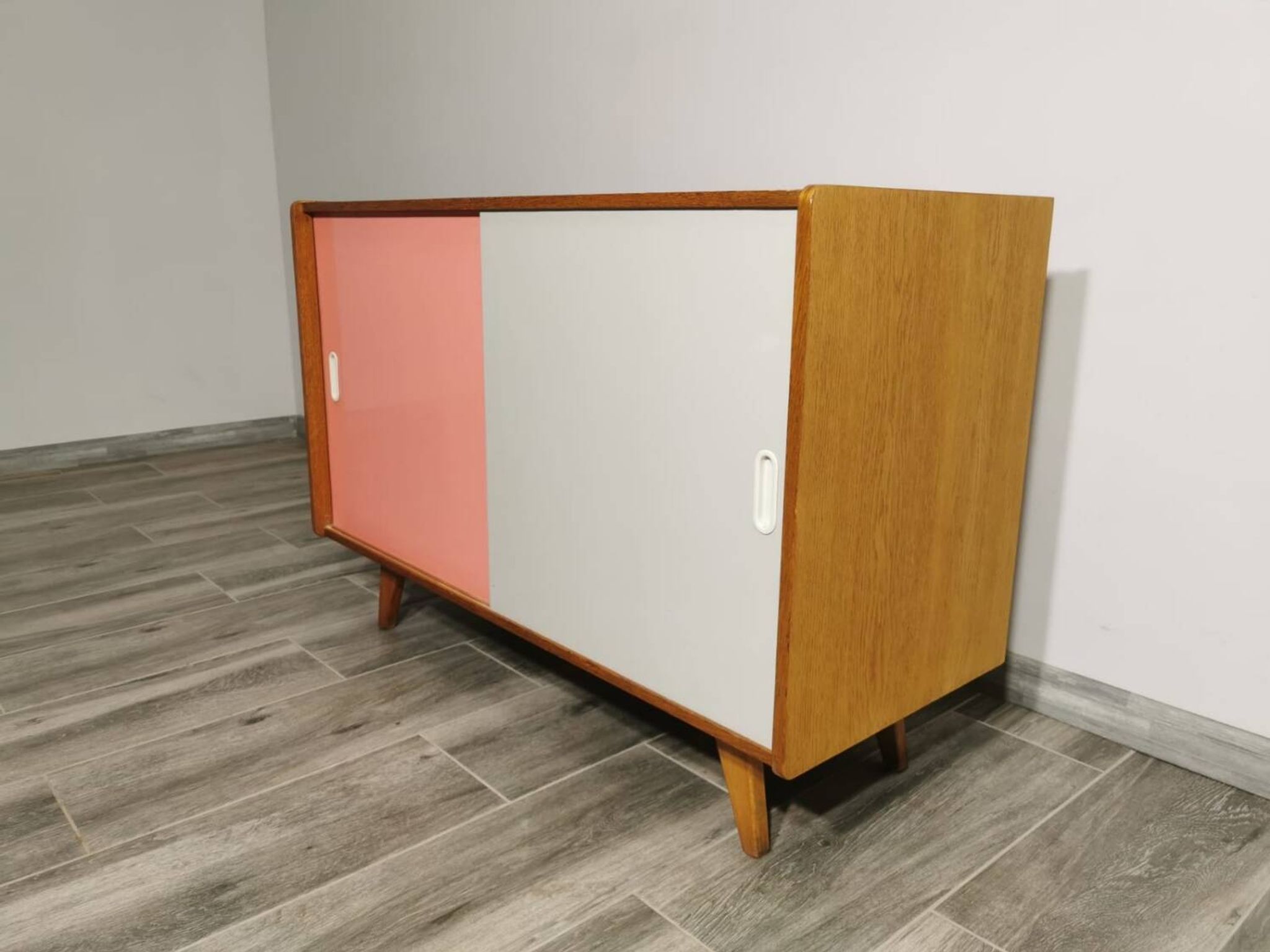 Enfilade par Jiri Jiroutek pour Interior Prague, 1960