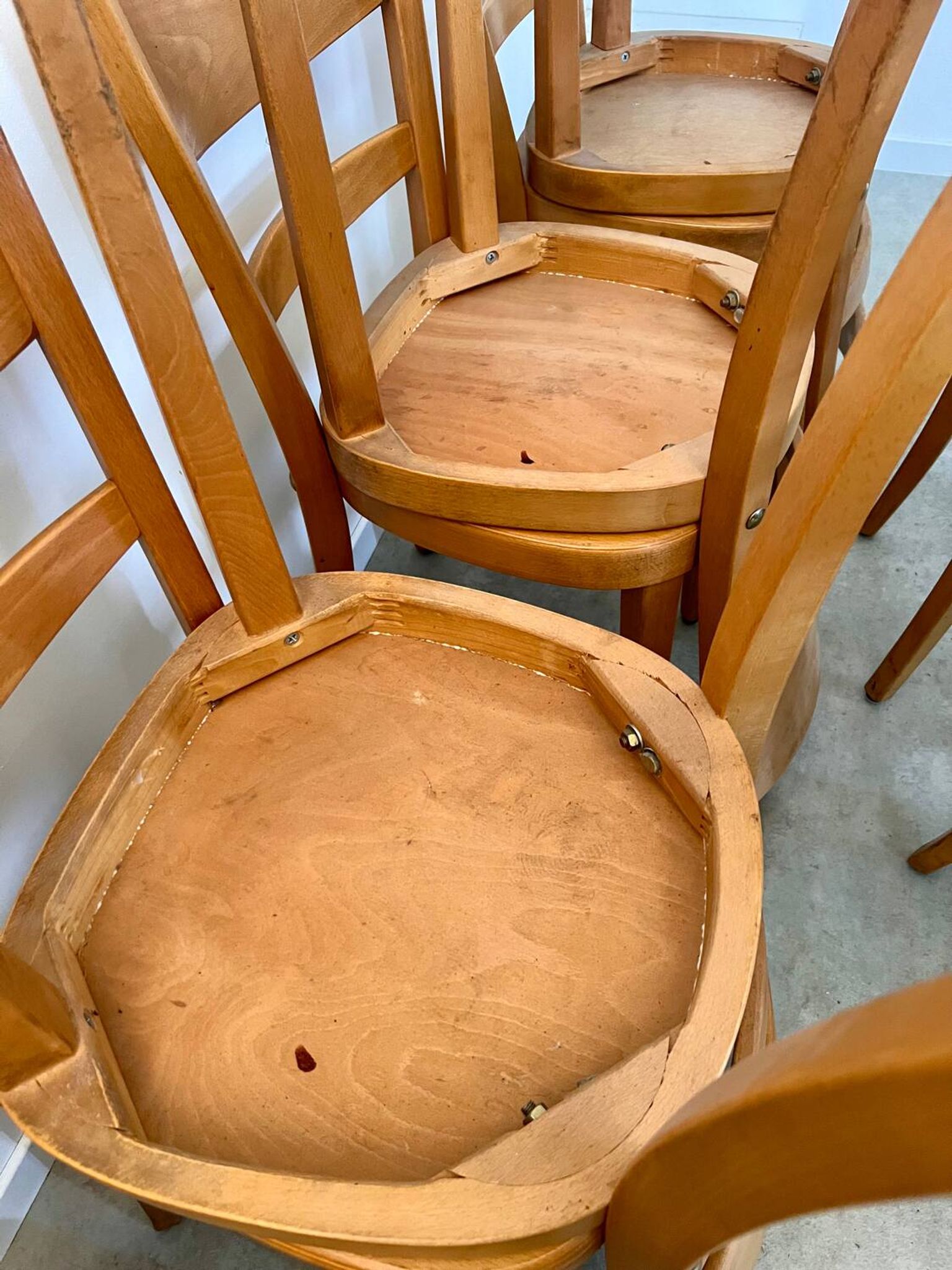 Lot 12 wooden bistro chairs by Horgen Glarus 70s vintage
