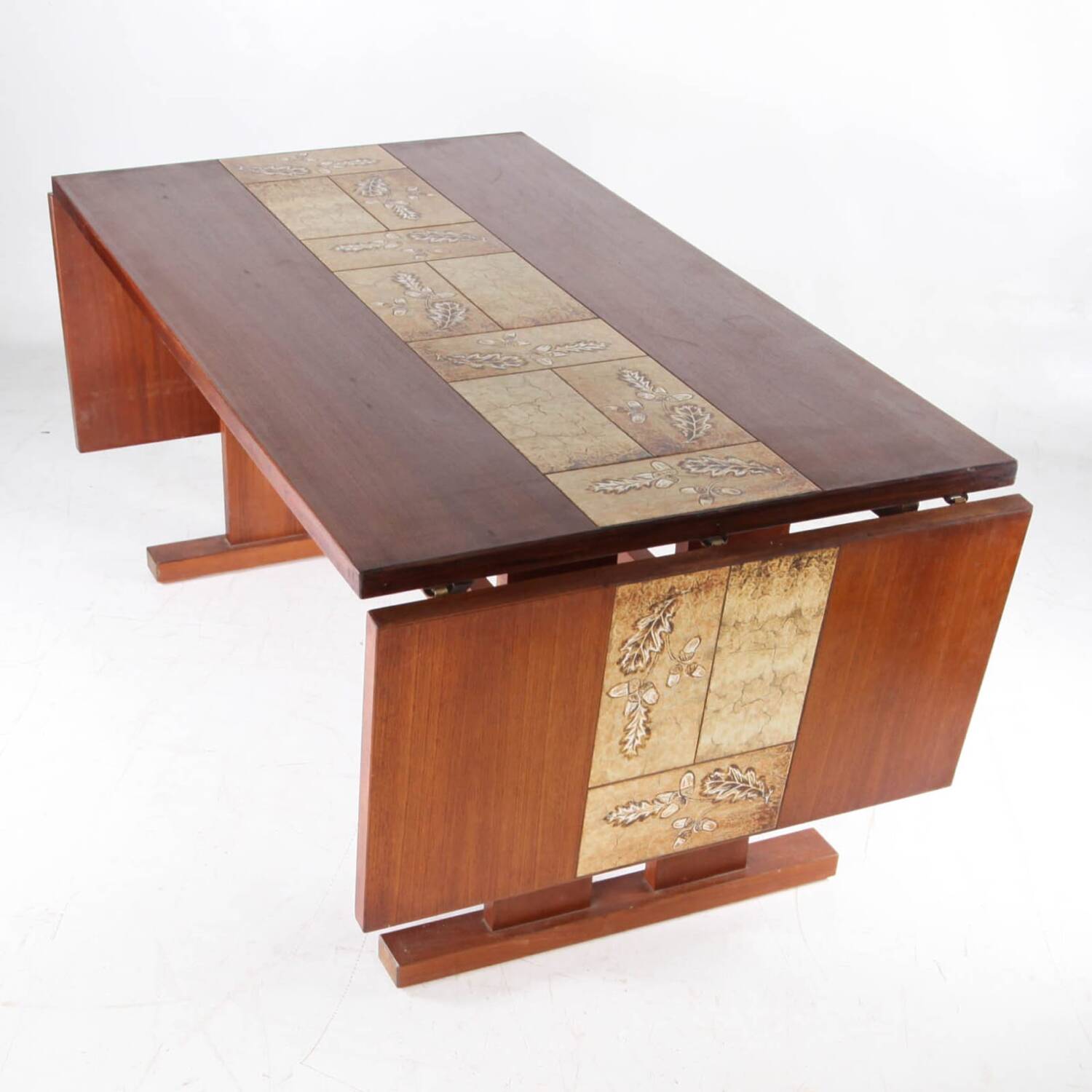Extendable dining table in rosewood and ceramic