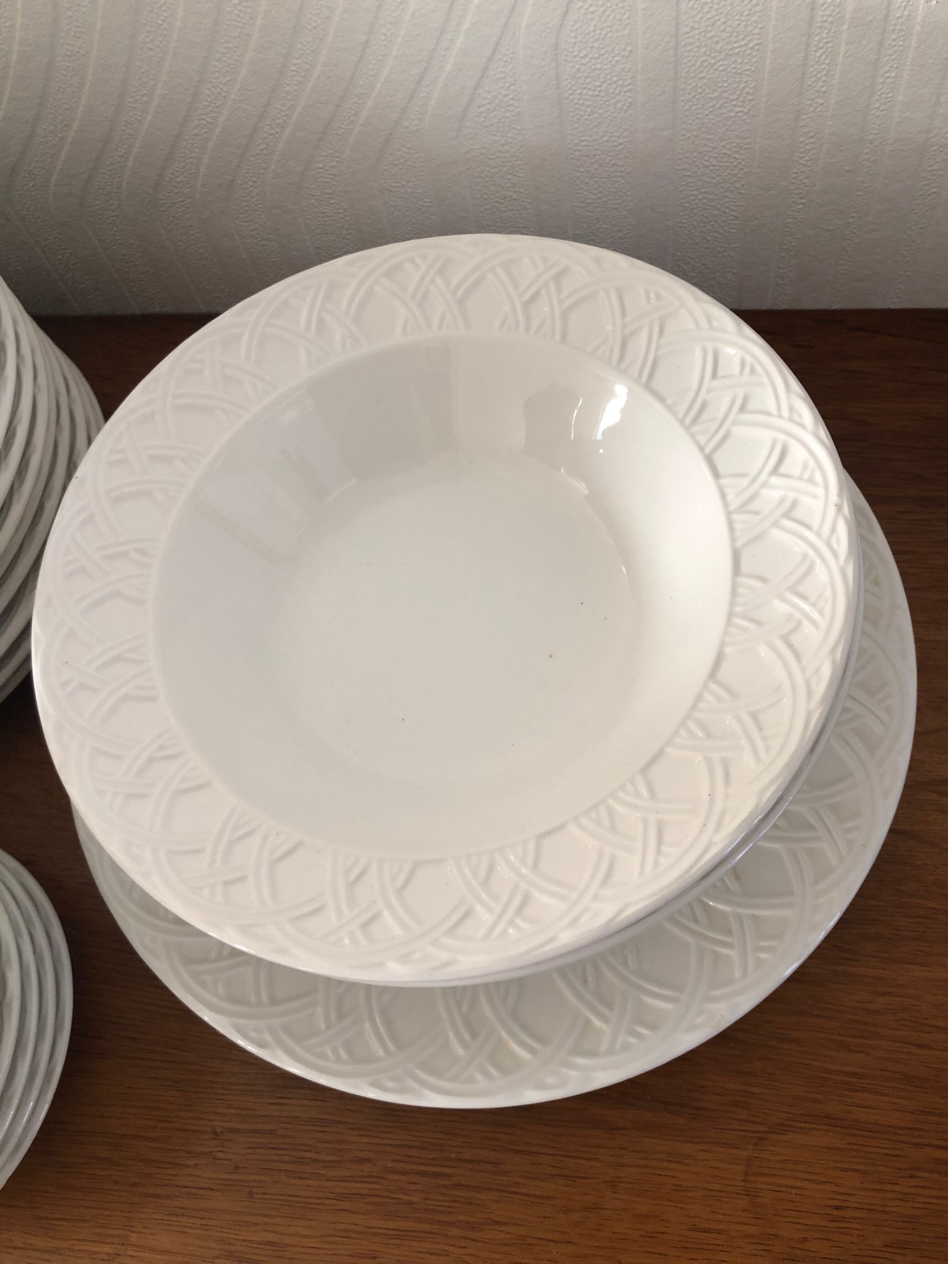 Dish set 60 pieces in white earthenware Italy Quadrifoglio