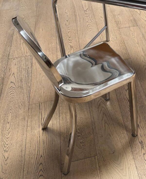 Chaise chromée attribuée à Starck