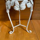 Table Appoint Guéridon Ancien Métal Blanc Décor Fleurs Vintage #E383